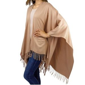 New ADRIENNE VITTADINI Women’s Solid So Soft RUANA With Fringes